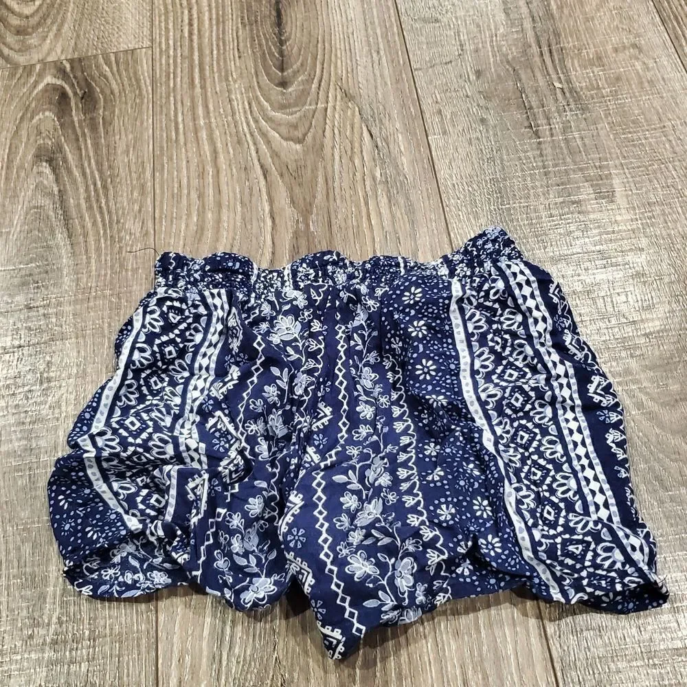 Girls Justice 2 Piece outfit Size 8  Navy and White Floral Patterned Apparel
